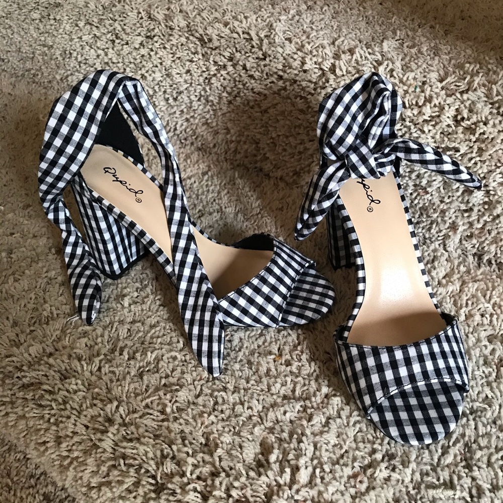 Ankle tie shoes